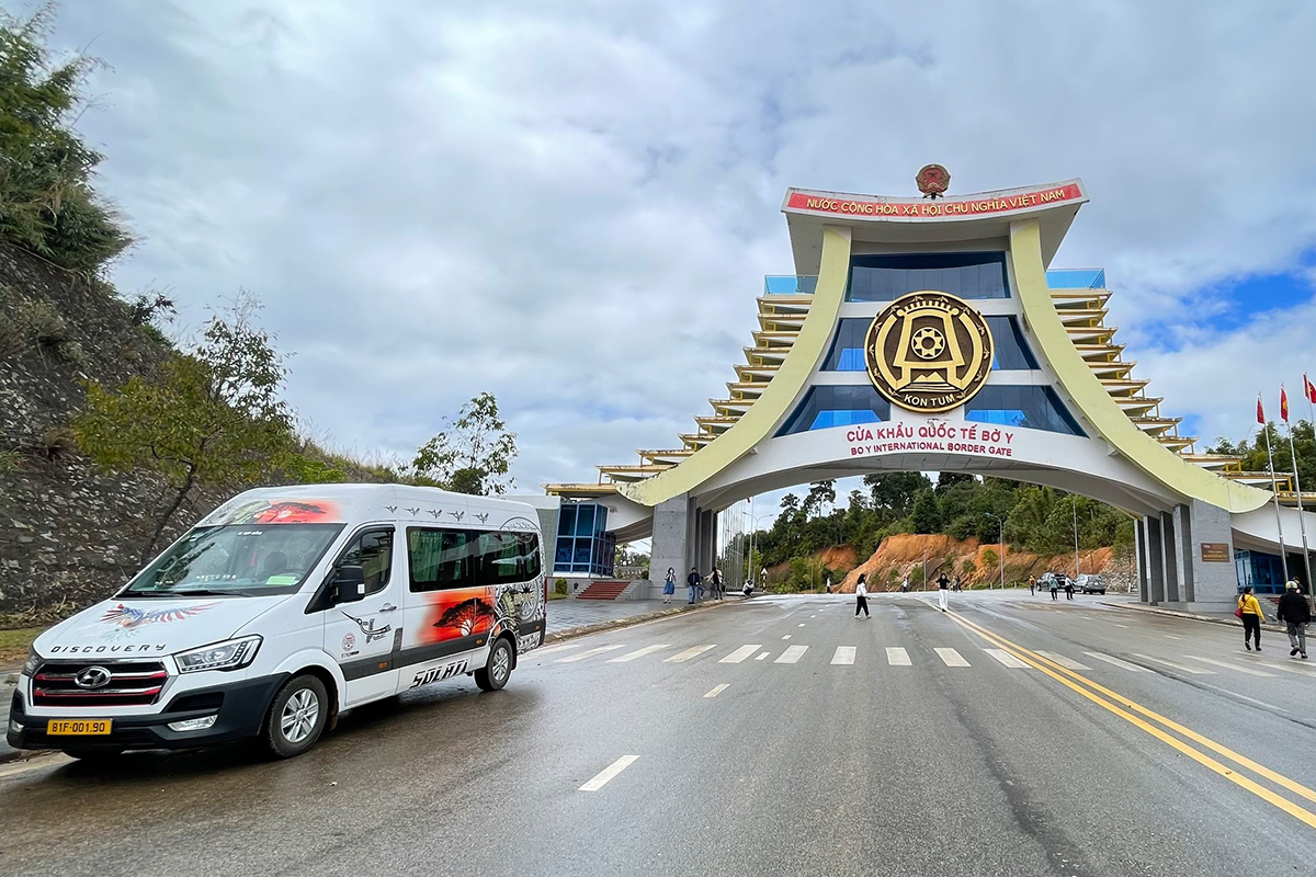 Thuê xe Pleiku - Nhà Xe Phong Vũ